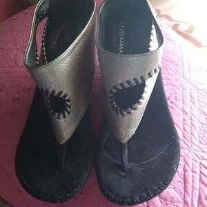 Elegant Black and Gold Women's Sandals Reversible